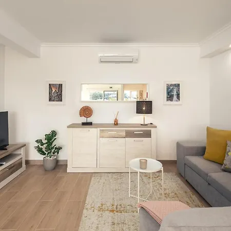 Sunset On The Sea Apartment