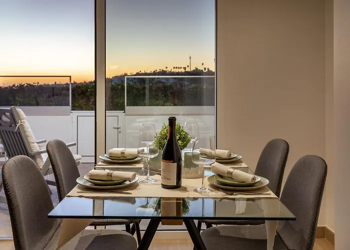 Sunset On The Sea 公寓 *